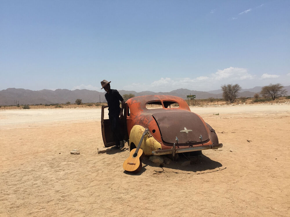 Decolision #1 mit Keziah Jones, Native Maqari und Simon Rouby.